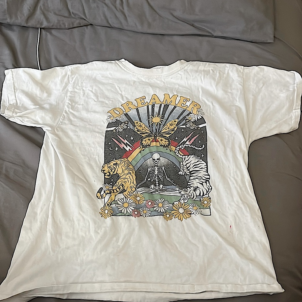 white t shirt from tilly's kids size large